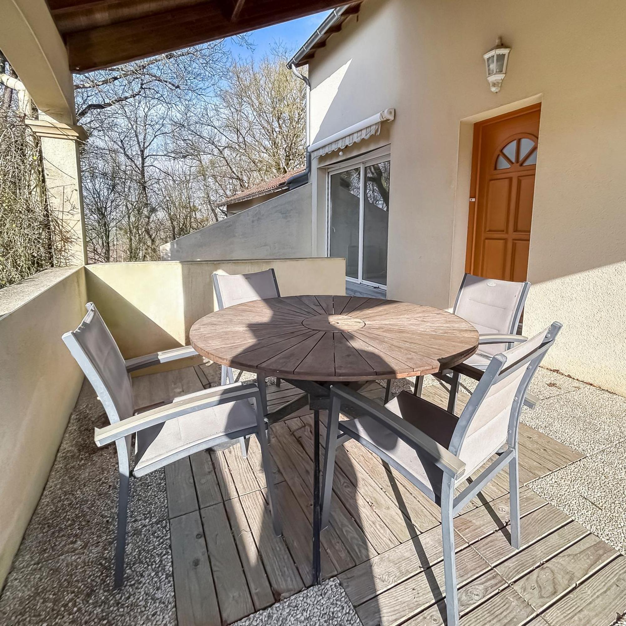 Gite L'Oree Des Buis, Piscine Privatisable Vouille  Exterior photo